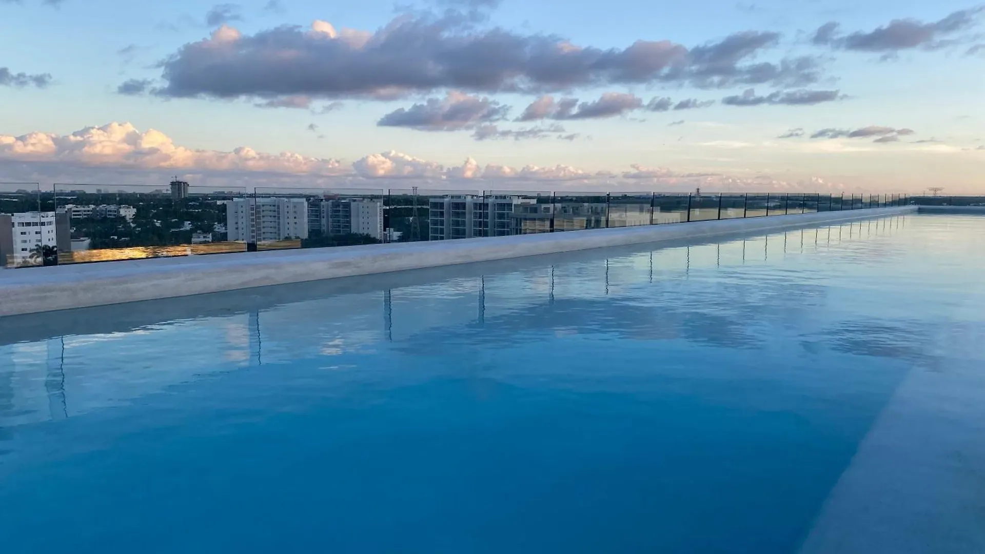 Depa Quintana Lägenhet Cancún